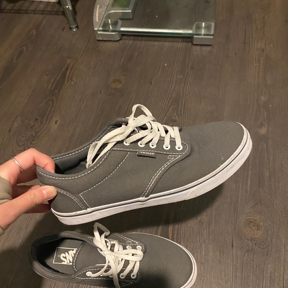 VANS - Picture 2 of 3